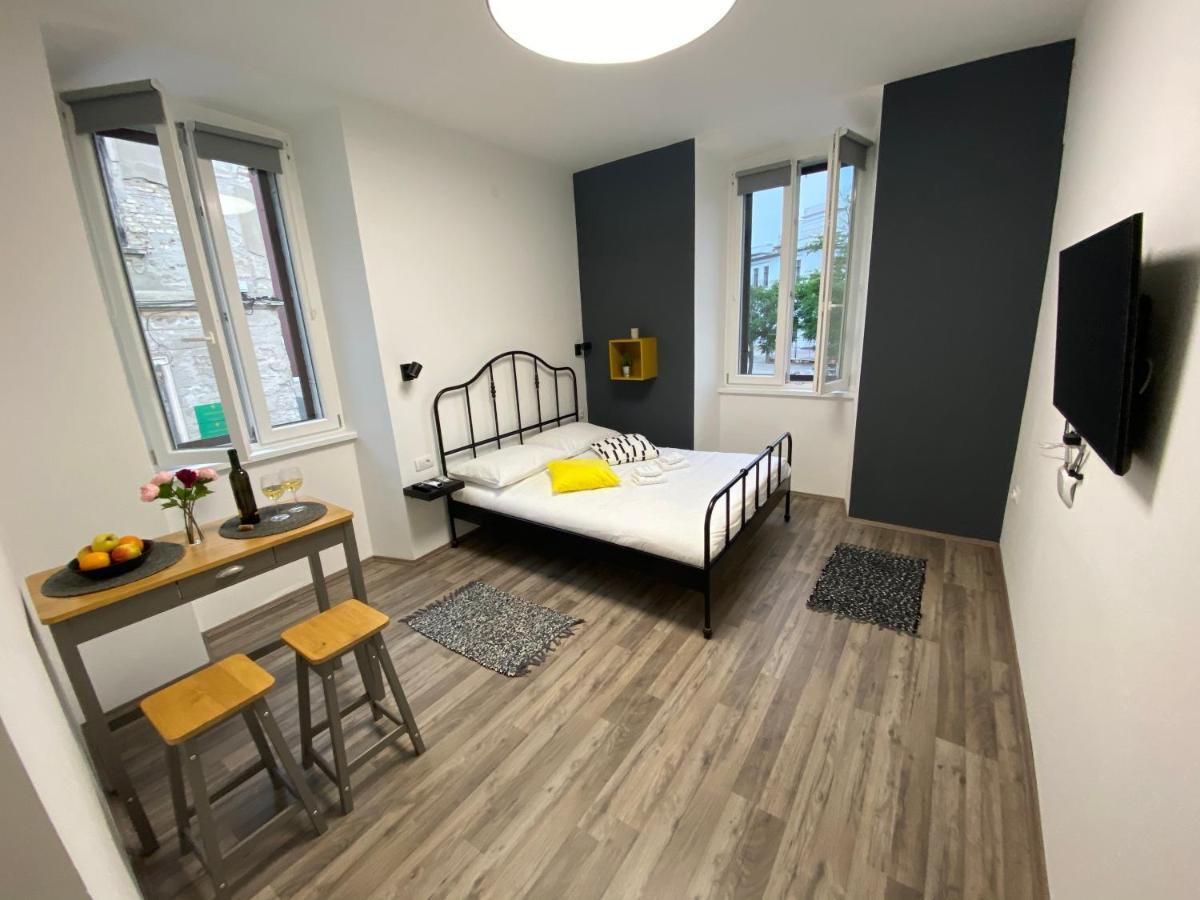 Apartments Flanaticus プーラ エクステリア 写真